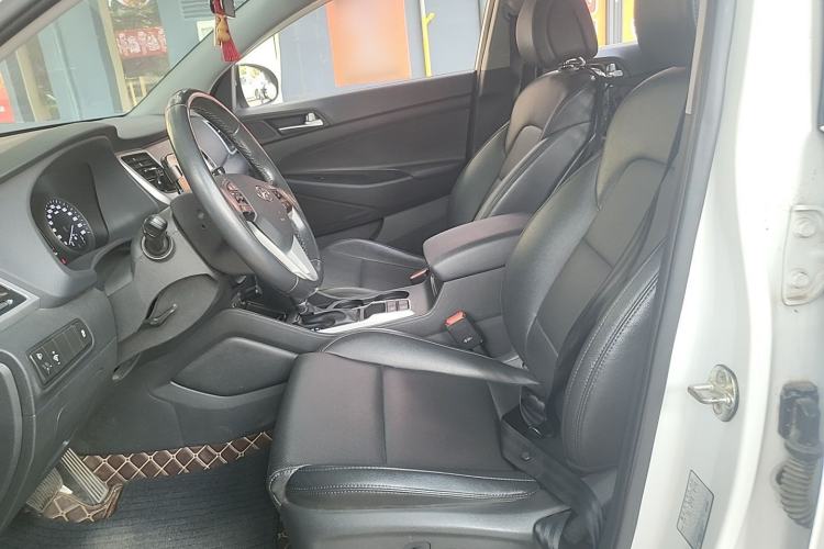 Used Hyundai Tucson 2015 1.6T Dual-Clutch Two-Wheel-Drive Smart Model Left Front Seat