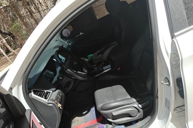 Used Hyundai Tucson 2015 1.6T Dual-Clutch Two-Wheel-Drive Smart Model Left Front Seat