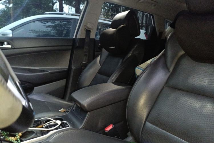 Used Hyundai Tucson 2015 1.6T Dual-Clutch Four-Wheel Drive Flagship Model Left Front Seat