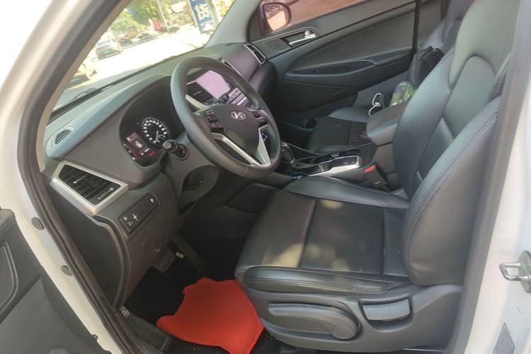 Used Hyundai Tucson 2015 1.6T Dual-Clutch Two-Wheel-Drive Smart Model Left Front Seat