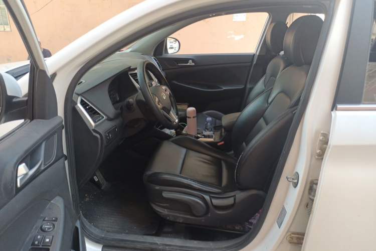 Used Hyundai Tucson 2015 1.6T Dual-Clutch Two-Wheel-Drive Smart Model Left Front Seat