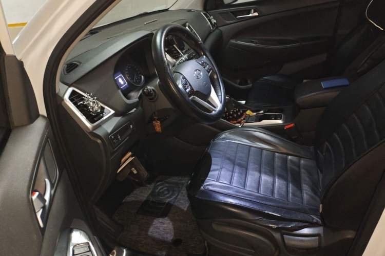 Used Hyundai Tucson 2015 1.6T Dual-Clutch Two-Wheel-Drive Smart Model Left Front Seat