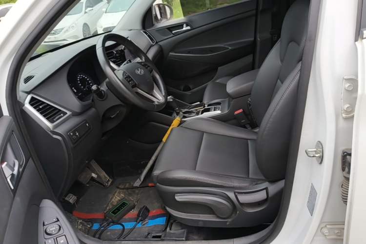 Used Hyundai Tucson 2015 1.6T Dual-Clutch Two-Wheel-Drive Smart Model Left Front Seat