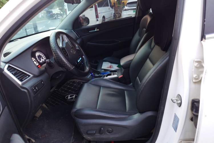 Used Hyundai Tucson 2015 1.6T Dual-Clutch Two-Wheel-Drive Smart Model Left Front Seat