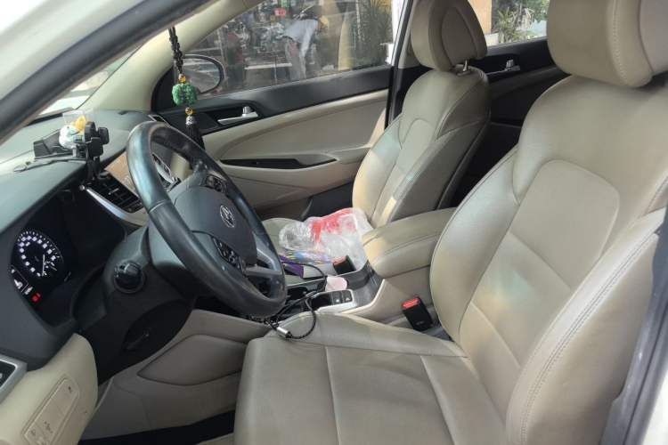 Used Hyundai Tucson 2015 1.6T Dual-Clutch Two-Wheel-Drive Smart Model Left Front Seat