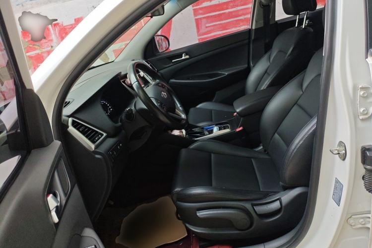 Used Hyundai Tucson 2015 1.6T Dual-Clutch Two-Wheel-Drive Leading Model Left Front Seat