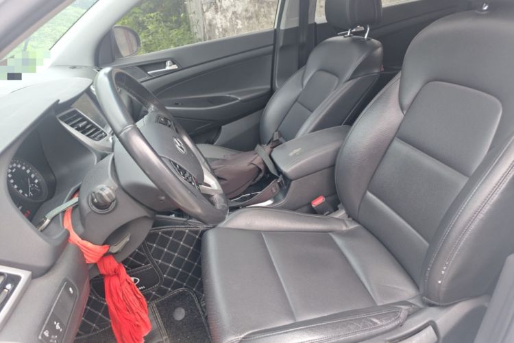 Used Hyundai Tucson 2015 1.6T Dual-Clutch Two-Wheel-Drive Smart Model Left Front Seat