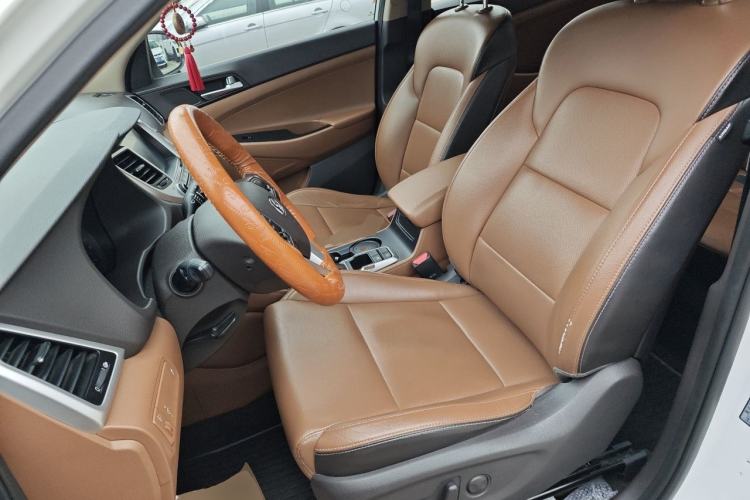 Used Hyundai Tucson 2015 1.6T Dual-Clutch Two-Wheel-Drive Smart Model Left Front Seat