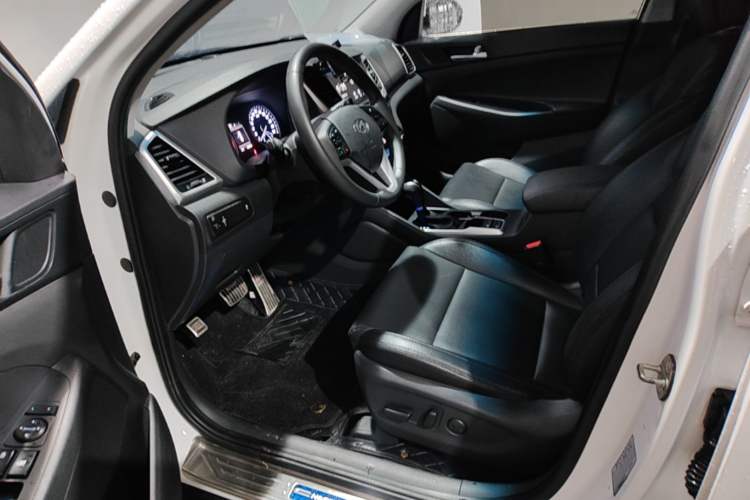 Used Hyundai Tucson 2015 1.6T Dual-Clutch Two-Wheel-Drive Smart Model Left Front Seat