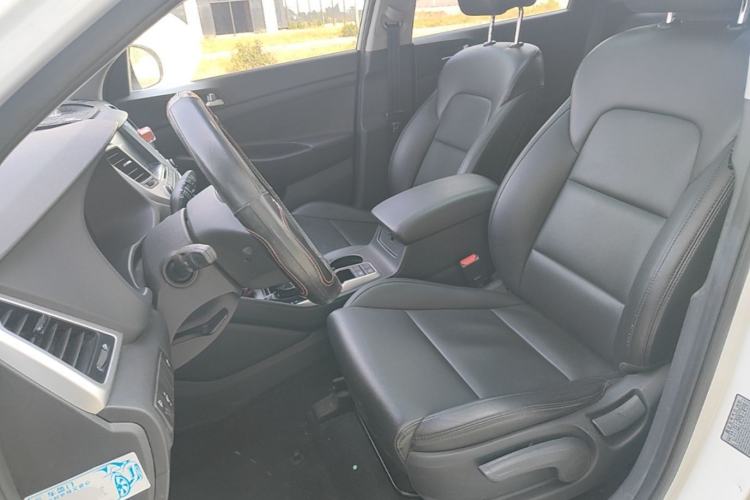 Used Hyundai Tucson 2015 1.6T Dual-Clutch Two-Wheel-Drive Smart Model Left Front Seat