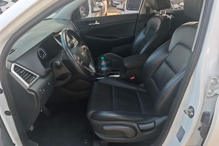 Used Hyundai Tucson 2015 1.6T Dual-Clutch Two-Wheel-Drive Smart Model Left Front Seat