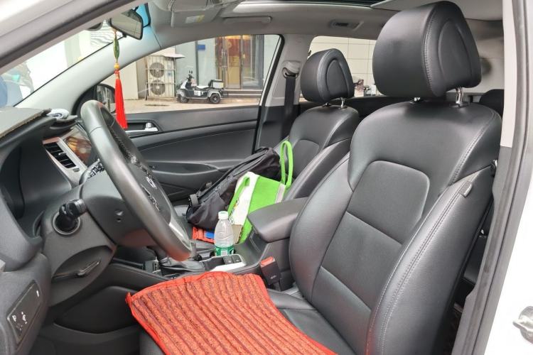 Used Hyundai Tucson 2015 1.6T Dual-Clutch Two-Wheel-Drive Smart Model Left Front Seat