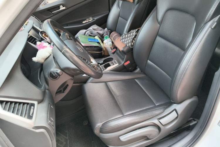 Used Hyundai Tucson 2015 1.6T Dual-Clutch Two-Wheel-Drive Smart Model Left Front Seat
