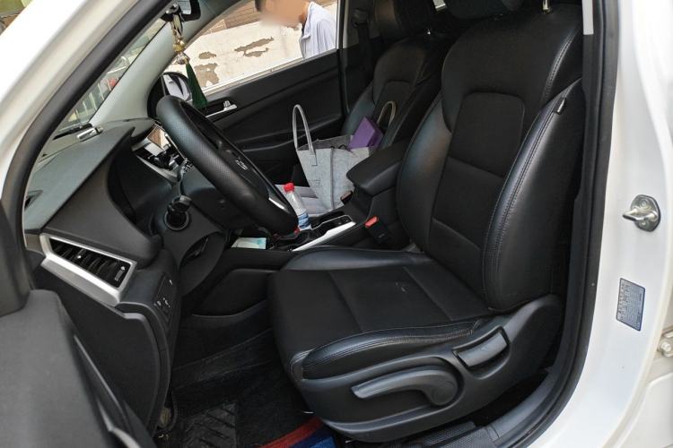 Used Hyundai Tucson 2015 1.6T Dual-Clutch Two-Wheel-Drive Smart Model Left Front Seat