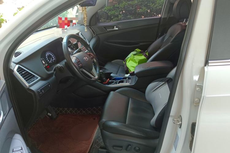 Used Hyundai Tucson 2015 1.6T Dual-Clutch Two-Wheel-Drive Smart Model Left Front Seat