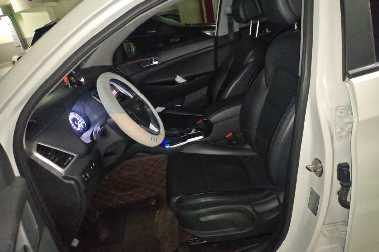 Used Hyundai Tucson 2015 1.6T Dual-Clutch Two-Wheel-Drive Leading Model Left Front Seat