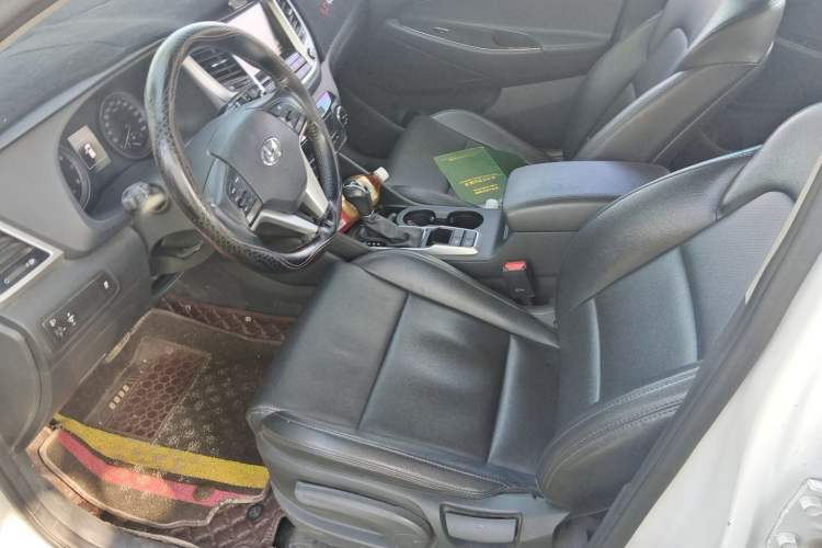 Used Hyundai Tucson 2015 1.6T Dual-Clutch Two-Wheel-Drive Smart Model Left Front Seat