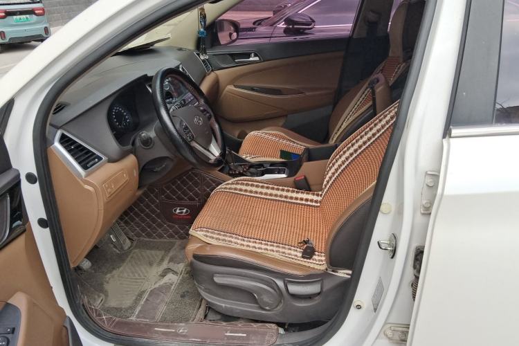 Used Hyundai Tucson 2015 1.6T Dual-Clutch Two-Wheel-Drive Smart Model Left Front Seat