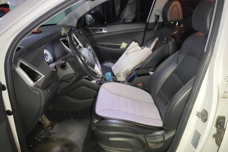 Used Hyundai Tucson 2015 1.6T Dual-Clutch Two-Wheel-Drive Smart Model Left Front Seat