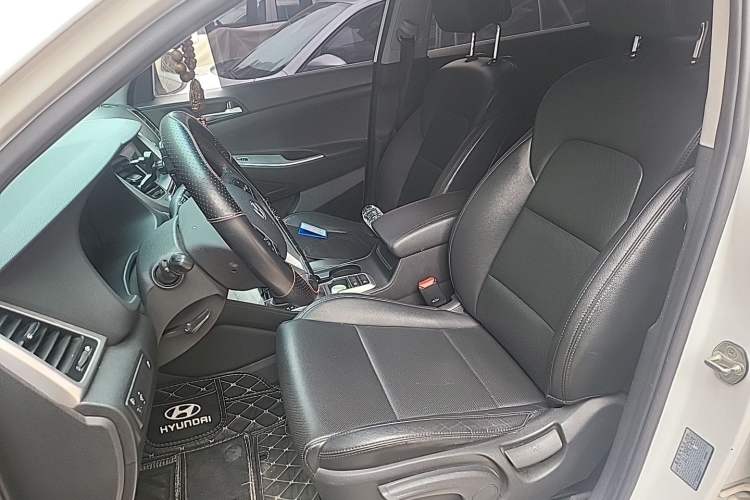 Used Hyundai Tucson 2015 1.6T Dual-Clutch Two-Wheel-Drive Smart Model Left Front Seat