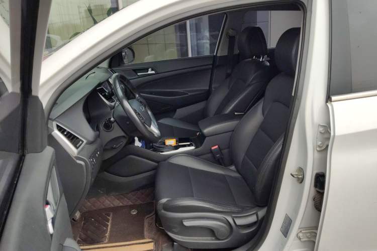 Used Hyundai Tucson 2015 1.6T Dual-Clutch Two-Wheel-Drive Leading Model Left Front Seat