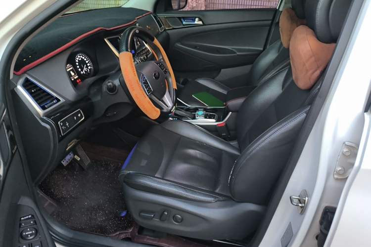 Used Hyundai Tucson 2015 1.6T Dual-Clutch Two-Wheel-Drive Leading Model Left Front Seat