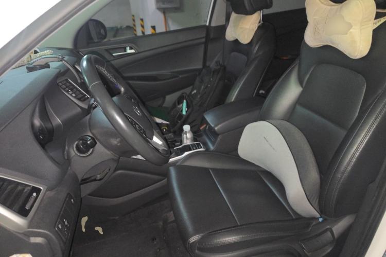 Used Hyundai Tucson 2015 1.6T Dual-Clutch Two-Wheel-Drive Smart Model Left Front Seat