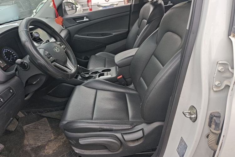 Used Hyundai Tucson 2015 1.6T Dual-Clutch Two-Wheel-Drive Smart Model Left Front Seat