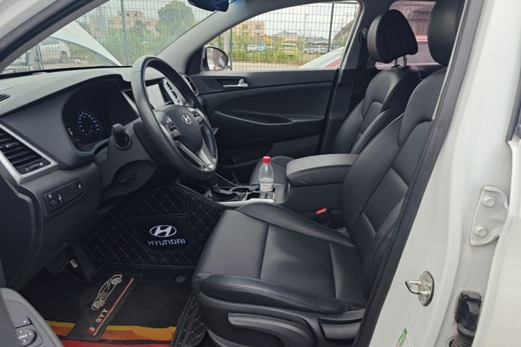 Used Hyundai Tucson 2015 1.6T Dual-Clutch Two-Wheel-Drive Smart Model Left Front Seat
