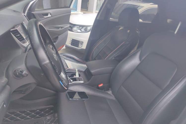 Used Hyundai Tucson 2015 1.6T Dual-Clutch Two-Wheel-Drive Smart Model Left Front Seat