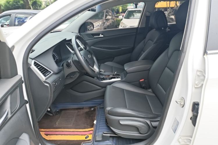 Used Hyundai Tucson 2015 1.6T Dual-Clutch Two-Wheel-Drive Smart Model Left Front Seat