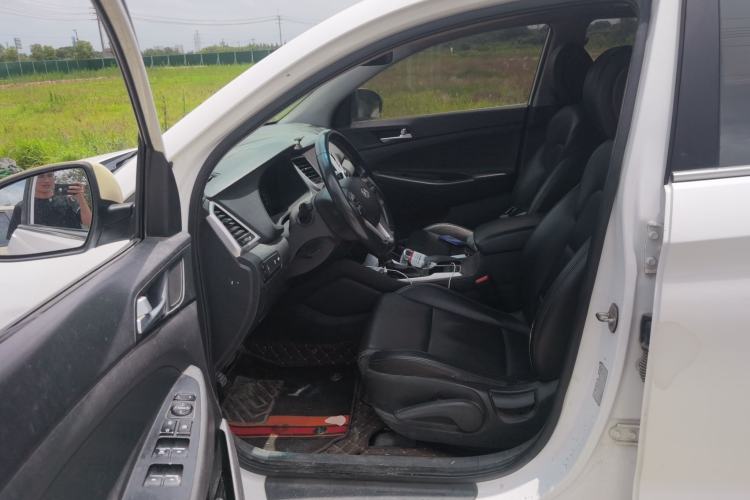 Used Hyundai Tucson 2015 1.6T Dual-Clutch Two-Wheel-Drive Smart Model Left Front Seat