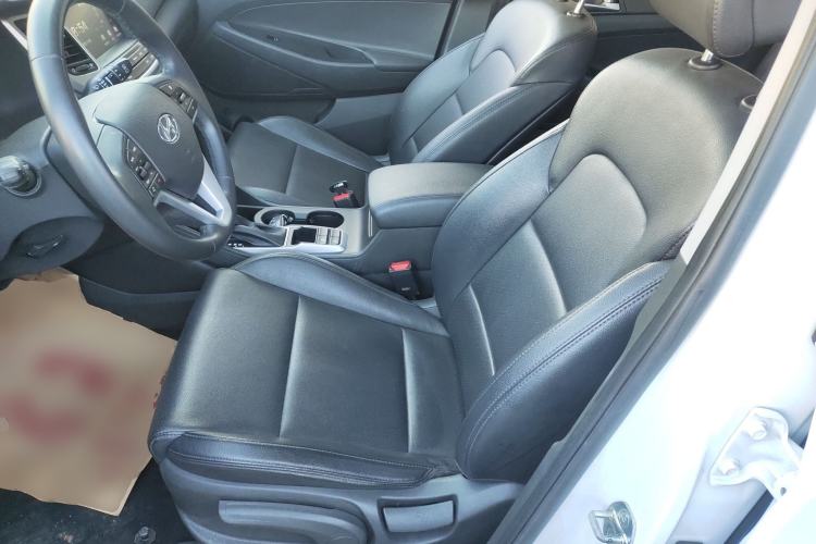 Used Hyundai Tucson 2015 1.6T Dual-Clutch Two-Wheel-Drive Smart Model Left Front Seat