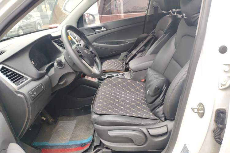 Used Hyundai Tucson 2015 1.6T Dual-Clutch Two-Wheel-Drive Smart Model Left Front Seat