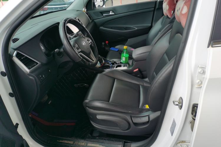 Used Hyundai Tucson 2015 1.6T Dual-Clutch Two-Wheel-Drive Smart Model Left Front Seat
