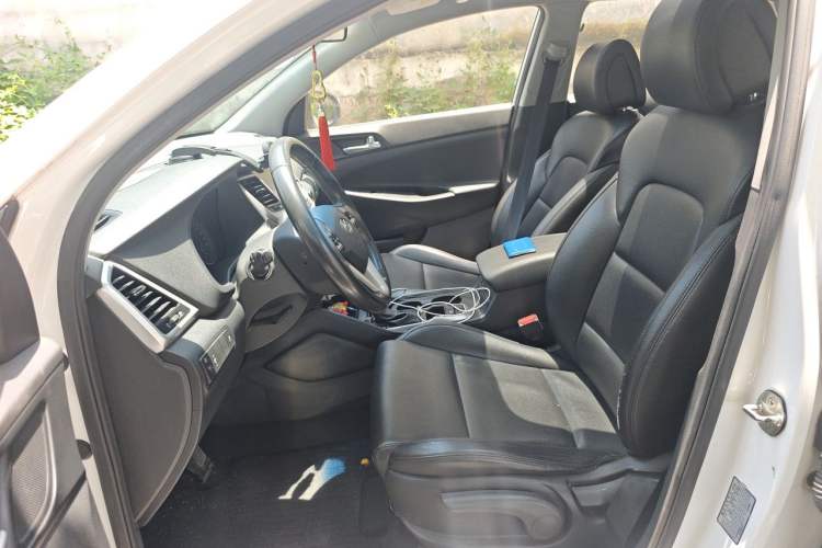 Used Hyundai Tucson 2015 1.6T Dual-Clutch Two-Wheel-Drive Smart Model Left Front Seat