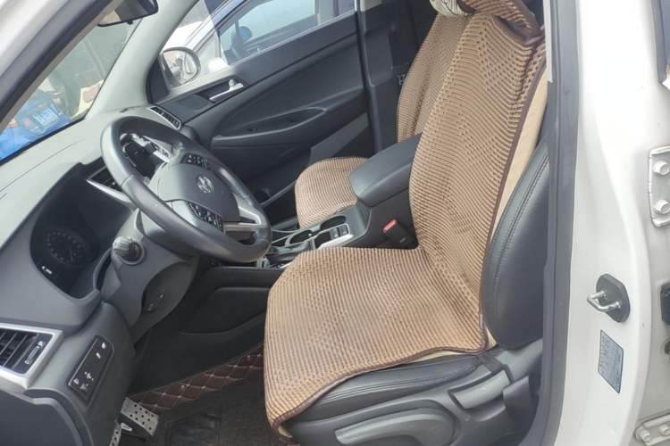Used Hyundai Tucson 2015 1.6T Dual-Clutch Two-Wheel-Drive Leading Model Left Front Seat