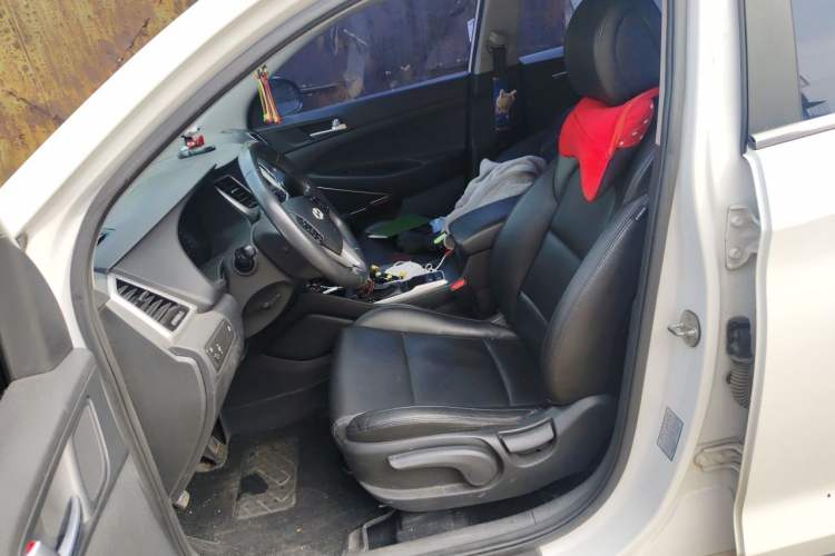 Used Hyundai Tucson 2015 1.6T Dual-Clutch Two-Wheel-Drive Smart Model Left Front Seat