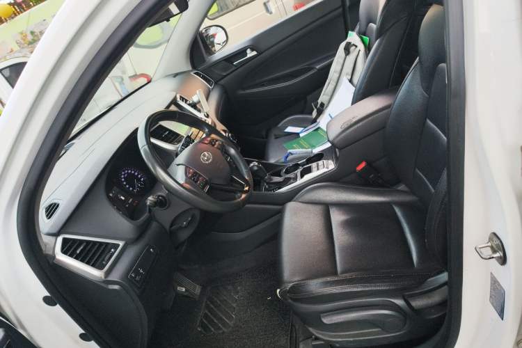 Used Hyundai Tucson 2015 1.6T Dual-Clutch Two-Wheel-Drive Smart Model Left Front Seat