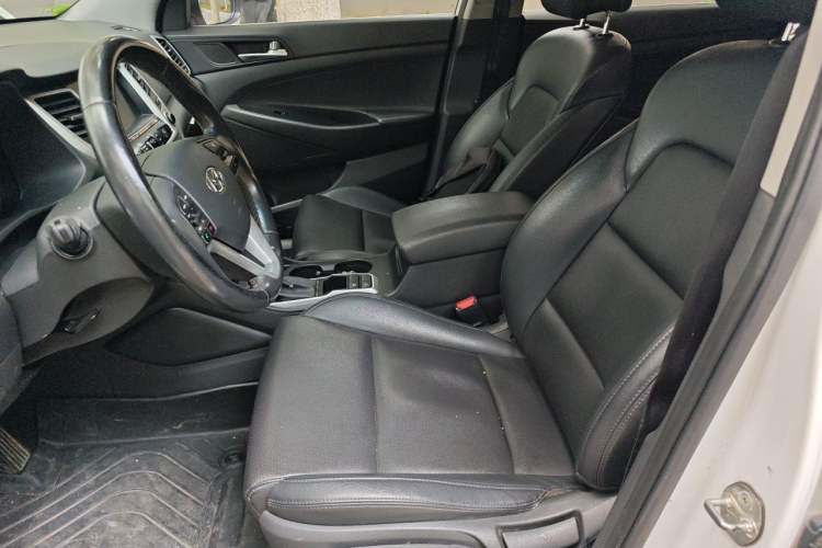 Used Hyundai Tucson 2015 1.6T Dual-Clutch Two-Wheel-Drive Smart Model Left Front Seat