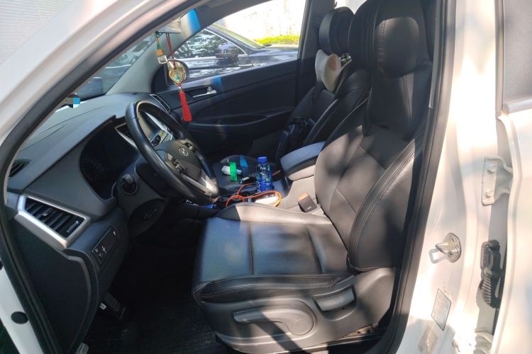 Used Hyundai Tucson 2015 1.6T Dual-Clutch Two-Wheel-Drive Smart Model Left Front Seat