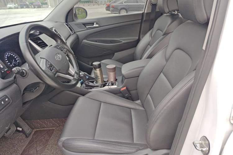 Used Hyundai Tucson 2015 1.6T Dual-Clutch Two-Wheel-Drive Leading Model Left Front Seat