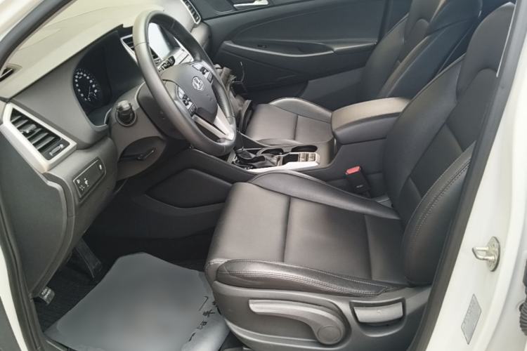 Used Hyundai Tucson 2015 1.6T Dual-Clutch Two-Wheel-Drive Smart Model Left Front Seat