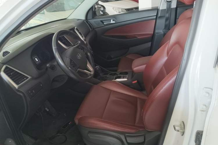 Used Hyundai Tucson 2015 1.6T Dual-Clutch Two-Wheel-Drive Smart Model Left Front Seat