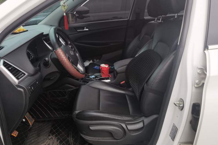 Used Hyundai Tucson 2015 1.6T Dual-Clutch Two-Wheel-Drive Smart Model Left Front Seat