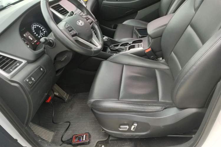 Used Hyundai Tucson 2015 1.6T Dual-Clutch Two-Wheel-Drive Smart Model Left Front Seat