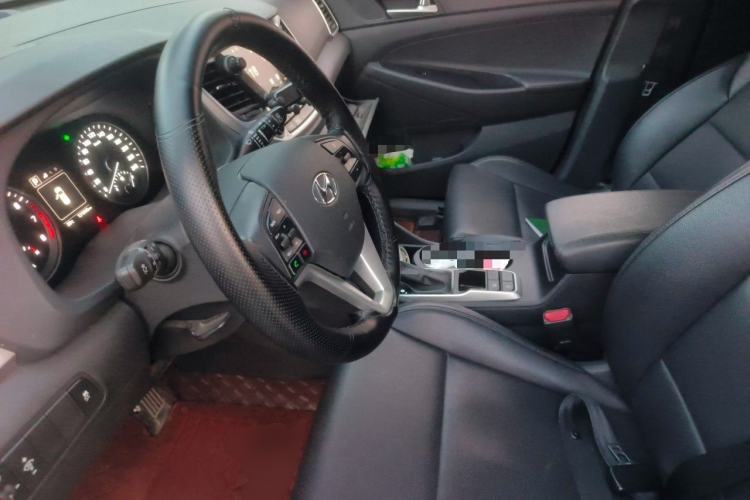 Used Hyundai Tucson 2015 1.6T Dual-Clutch Two-Wheel-Drive Smart Model Left Front Seat