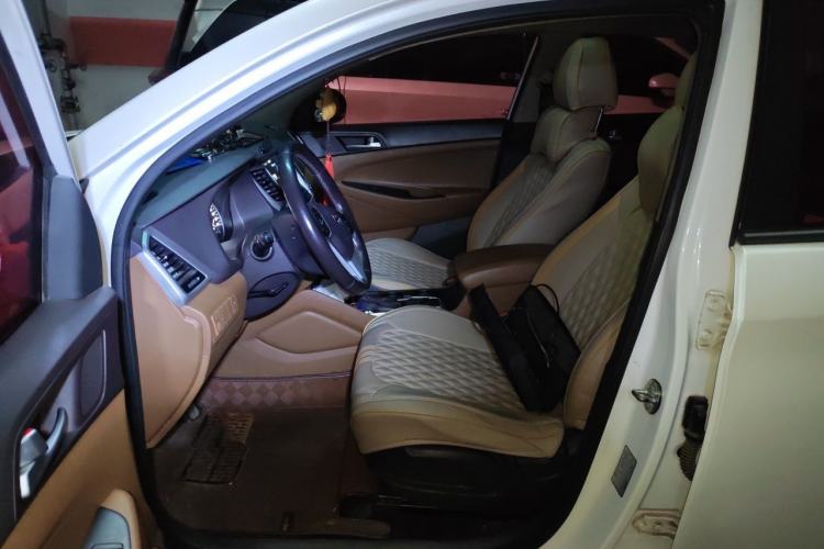 Used Hyundai Tucson 2015 1.6T Dual-Clutch Two-Wheel-Drive Smart Model Left Front Seat