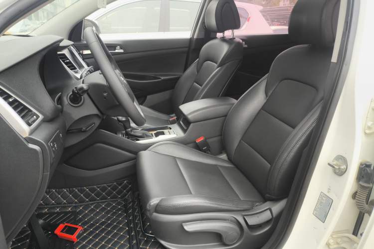 Used Hyundai Tucson 2015 1.6T Dual-Clutch Two-Wheel-Drive Smart Model Left Front Seat