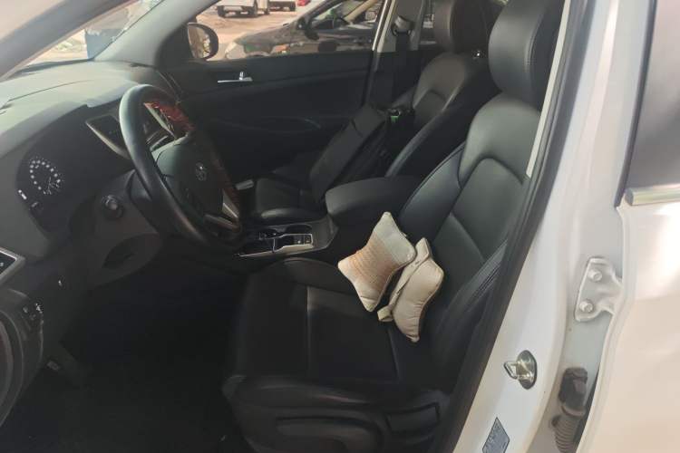 Used Hyundai Tucson 2015 1.6T Dual-Clutch Two-Wheel-Drive Smart Model Left Front Seat
